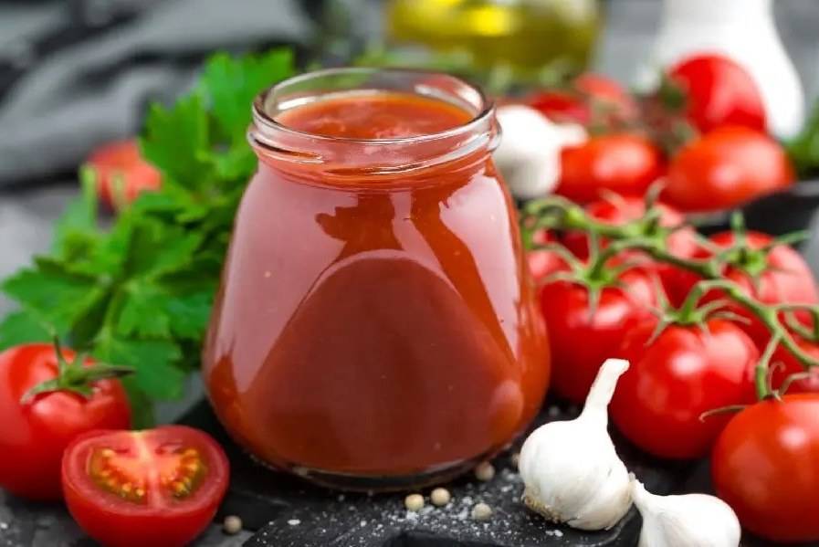 تصویر 1 از رب گوجه فرنگی شیشه ای خوش‌رنگ با کیفیت مناسب مصرف خانگی